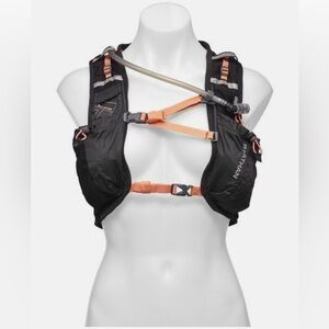 | Nathan | Vapor Airess 7L Hydration Vest with 2L Bladder Women’s Size L/XL